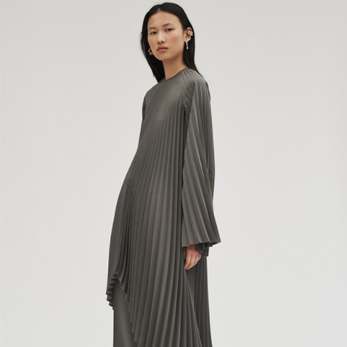 Simons: Up to 24% OFF Women's Clothing + Extra $25 OFF $175+ Purchase