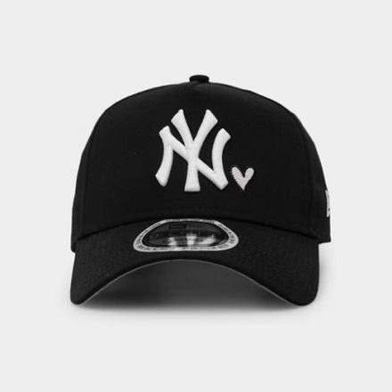Culture Kings US: Free 2-Cap Carrier with orders of 3+ Caps