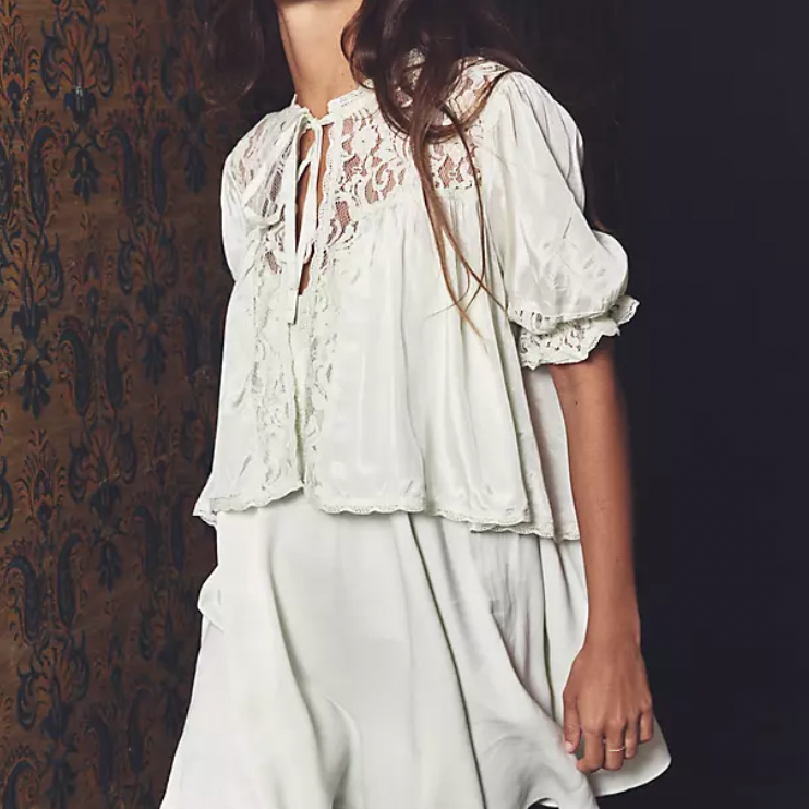 Free People: Sign Up for Text Messages and Get 10% Off Your Next Order
