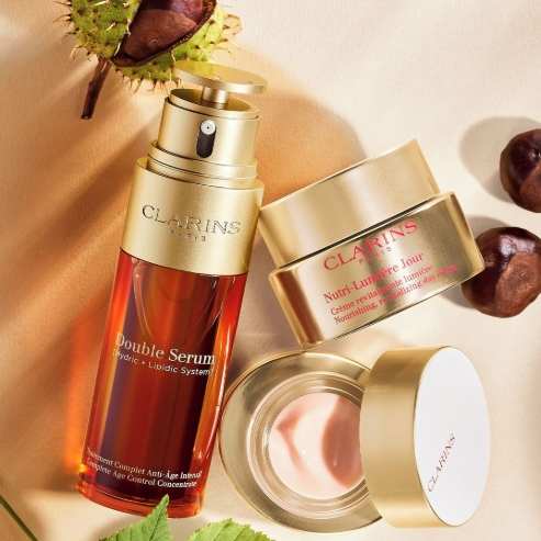 Clarins: Summer Glam Gift! Receive a free 6-piece gift with any order $100+