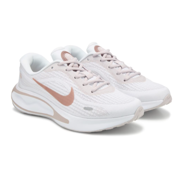 Famous Footwear: Nike Up to 30% OFF