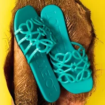 Selfridges: Slip on Slip Off