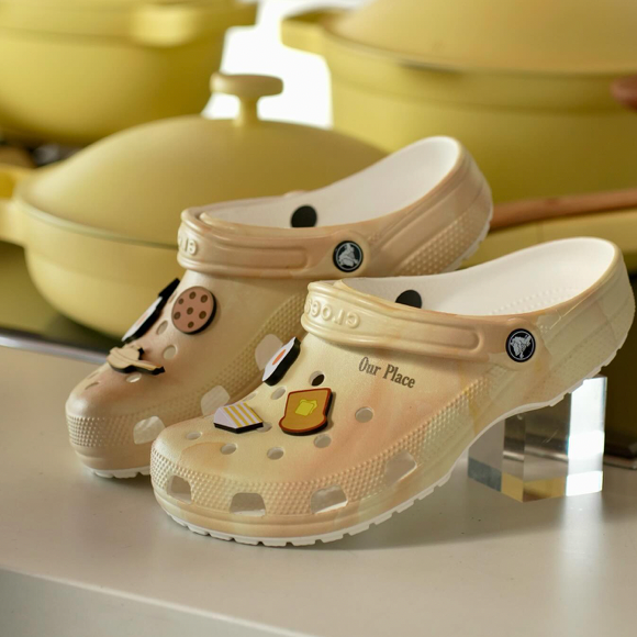 Amazon：Up to 60% OFF Crocs Sale