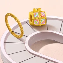 Chow Sang Sang: Single Item Free Shipping + Up to 50% OFF