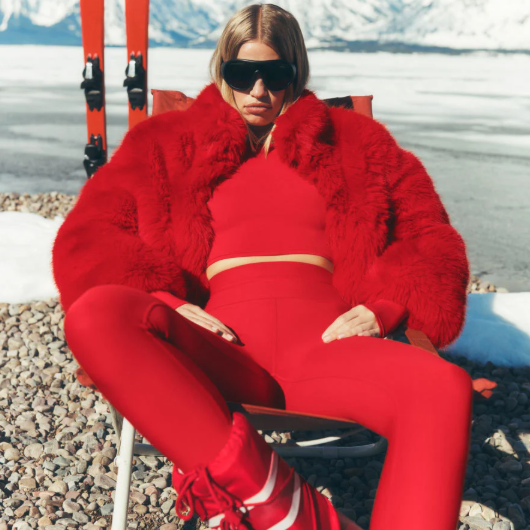 Alo Yoga: Bright Red