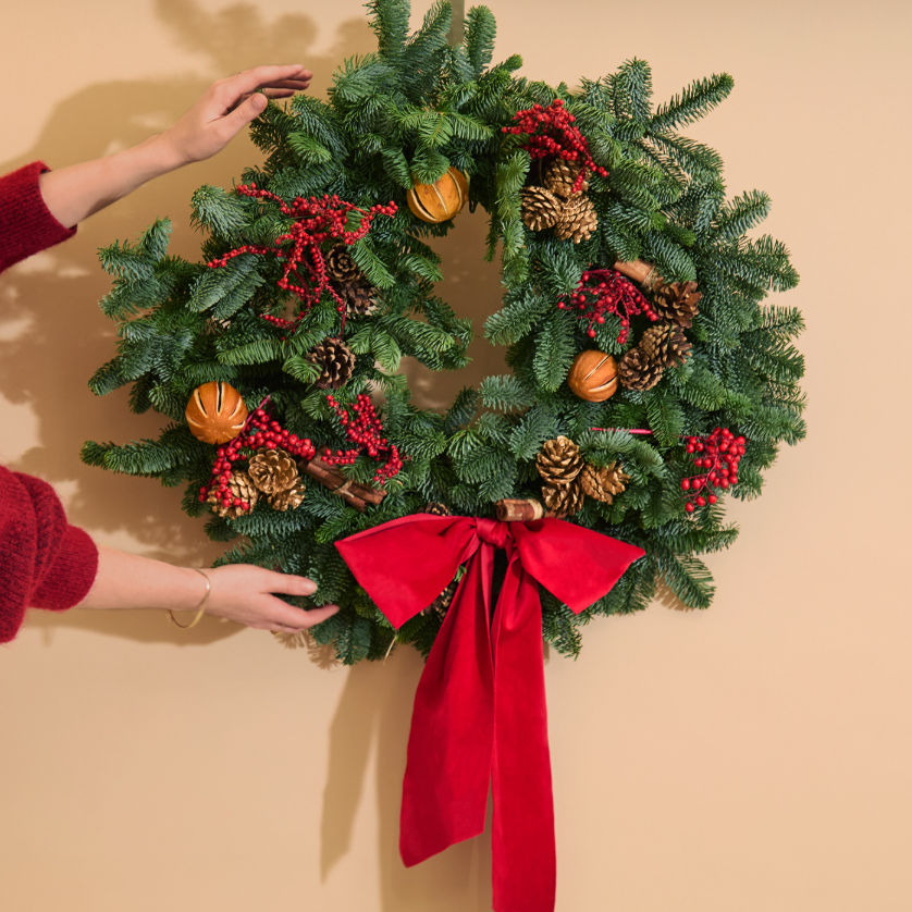 Freddie's Flowers UK: Freddie's Fresh Christmas Wreath