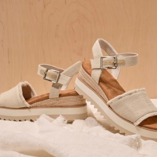 TOMS Shoes: Summer Faves Sale