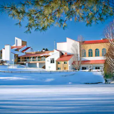 OneTravel: Hotel Cheribourg, an Ascend Collection Hotel, Canada