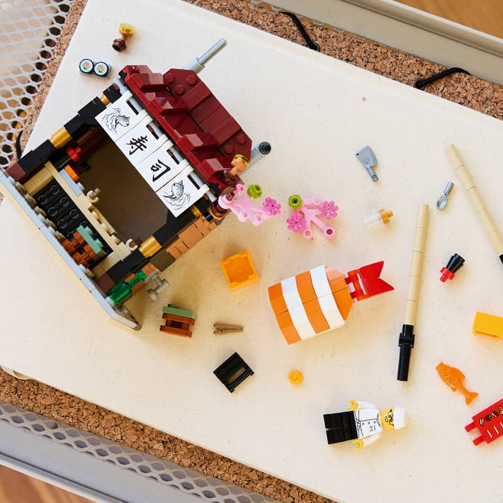 LEGO: Free Gifts with Purchase