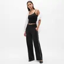 Athleta Canada:  25% OFF Venice Collection