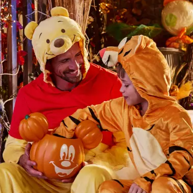 Disney Store：萬聖節折上折狂歡！入糖果桶、各種派對禮服